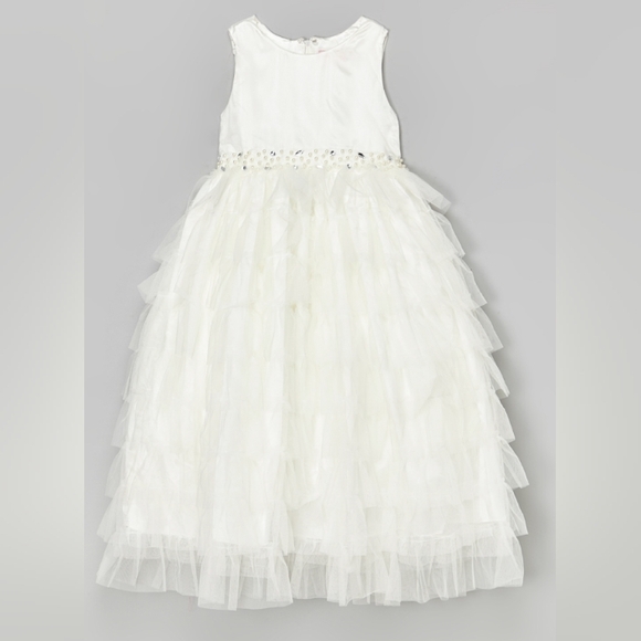 Layered mesh princess dress with a beautiful pearl and gem trim. Size 8 - Picture 10 of 14